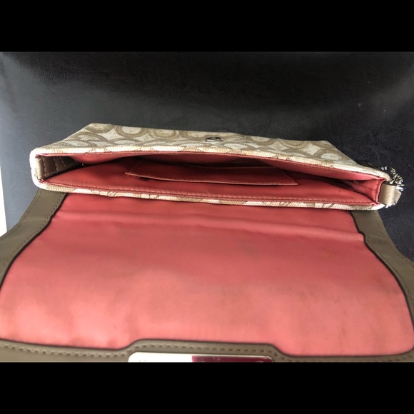 Coach Wristlet (large) - Picture 4 of 5